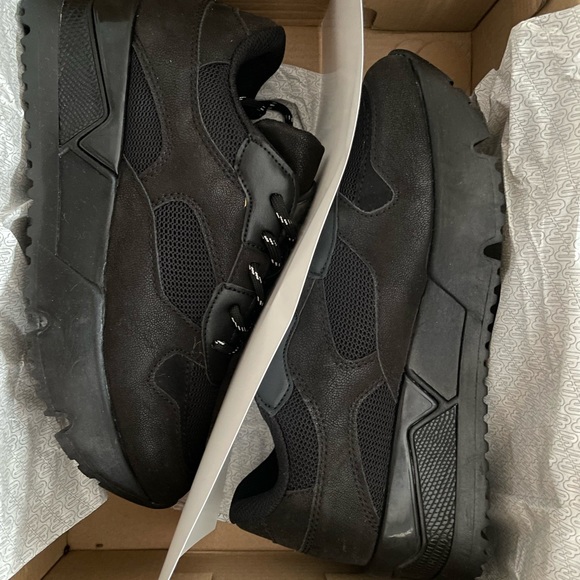 Bullboxer new sneakers. New. - Picture 3 of 3